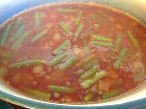 レンズ豆とサヤインゲンのトマトスープ